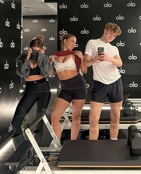 fans de salle de sport uniquement nue xxx images