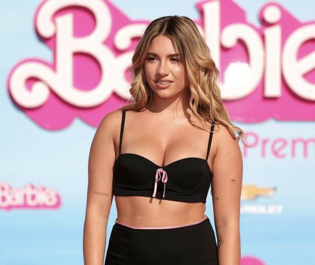 actrice onlyfans adulte chaud image