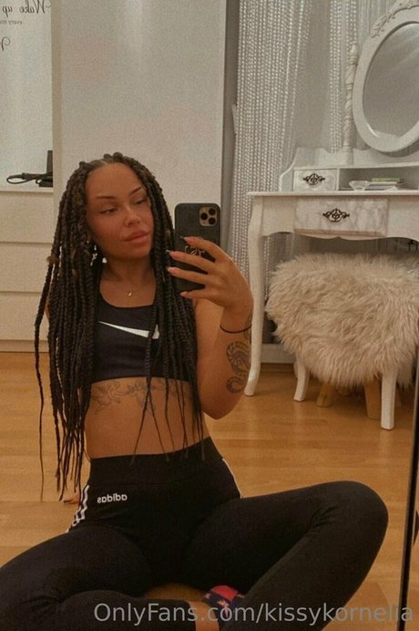 kissykornelia étoile gratuite galeries