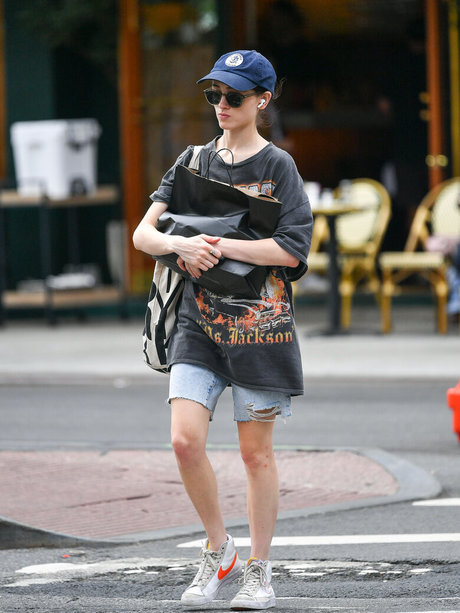 Natalia Dyer étoile sexy photos