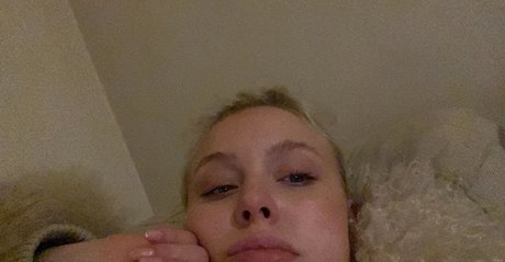 Zara Larsson star du porno chaud photo