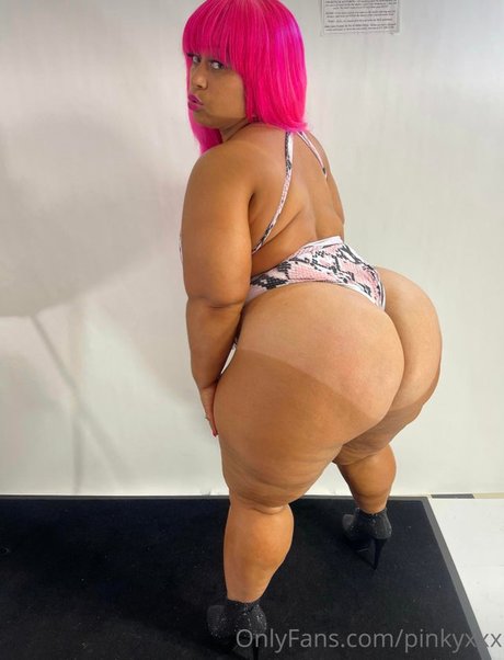 branlette avec les pieds de la bbc uniquement pour les fans nus photos