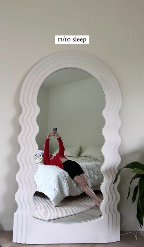 Maisie Williams star du porno sexy img