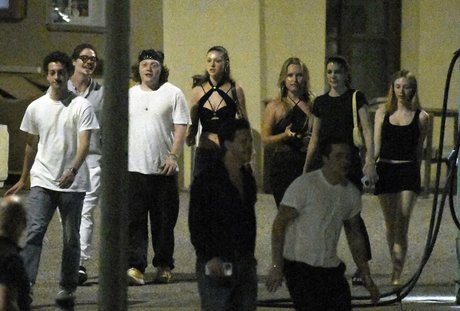 Nicola Peltz art de star du porno galeries