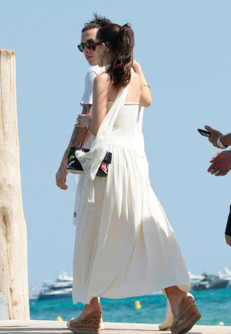 Nicola Peltz star du porno en haute qualité des photos