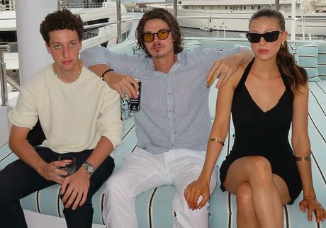 Nicola Peltz star du porno xxx galerie