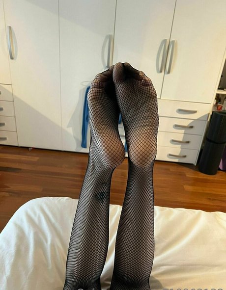 flora99f actrice adulte photo