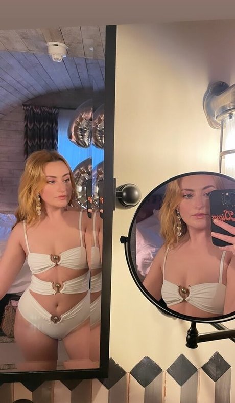 Amelia Dimoldenberg belle actrice collection