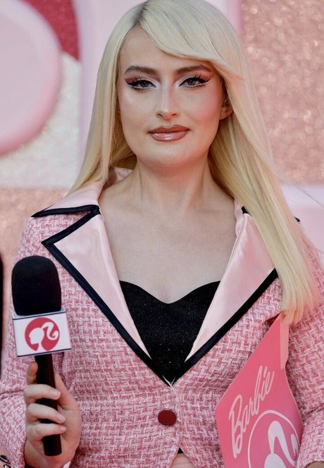 Amelia Dimoldenberg star du porno chaude archive