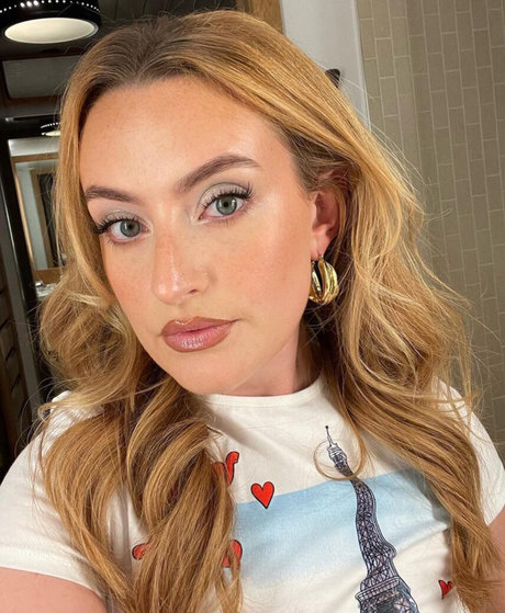 Amelia Dimoldenberg sexe de star du porno img