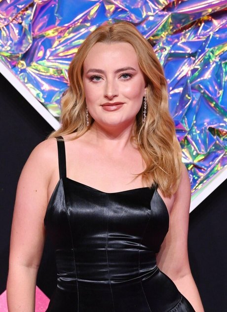 Amelia Dimoldenberg top star archive