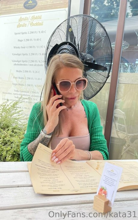 kata31 étoile sexy photos