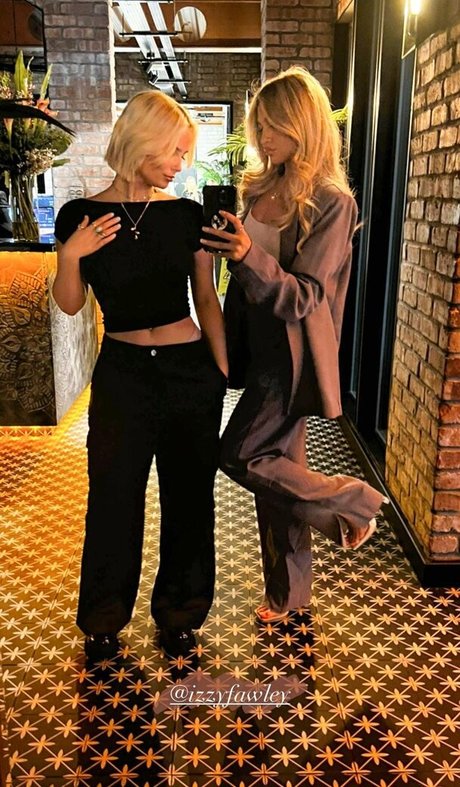 Millie Gibson étoile adulte photos