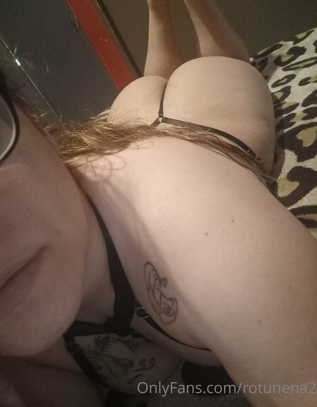 rotunena2 joli modèle des photos