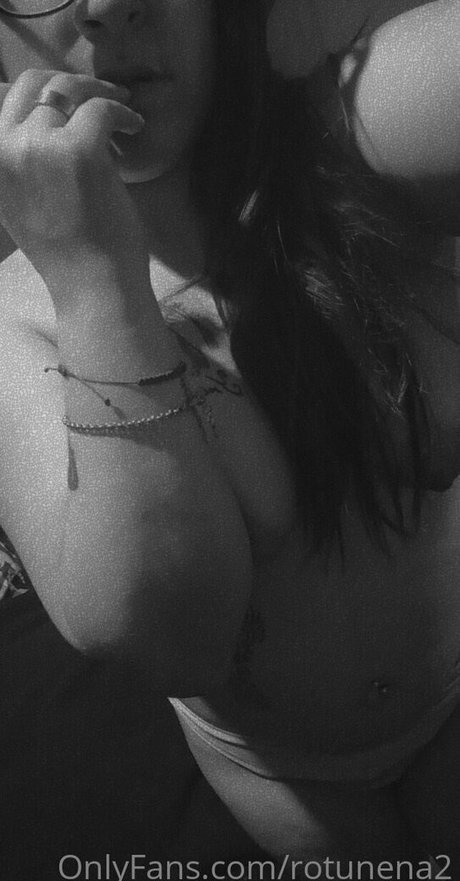 rotunena2 star pornographique images