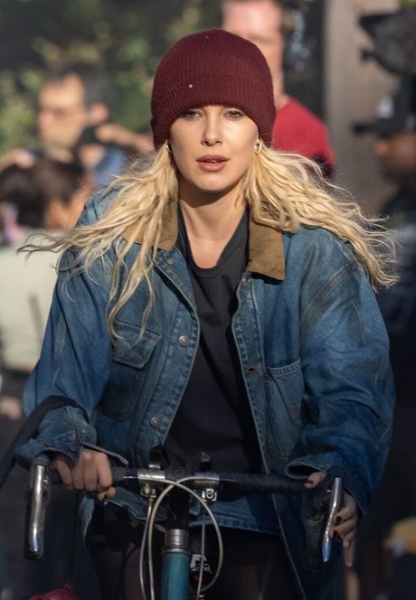 tatouages ​​blonds onlyfans sympa érotique photo