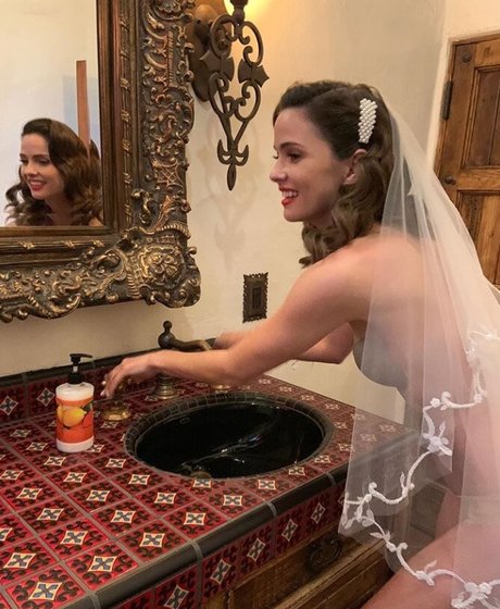 Shelley Hennig star du porno hd img