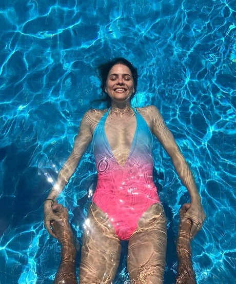 Shelley Hennig xxx étoile images