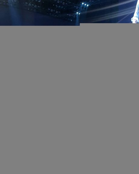 Shelley Hennig actrice chaude image