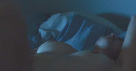 Maia Mitchell actrice chaude images