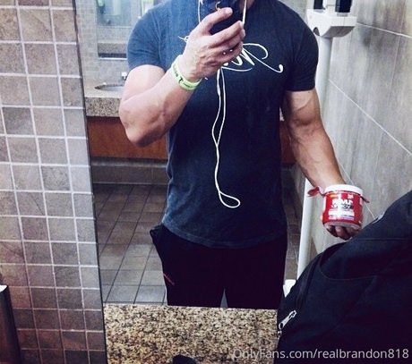 realbrandon818 modèle magnifique archive