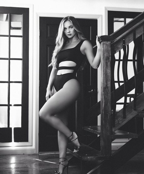 Anna Jay star exclusive image