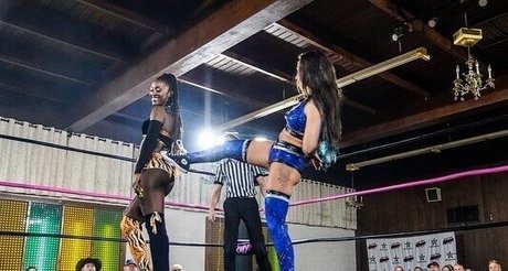 Skye Dolecki modèle xxx collection