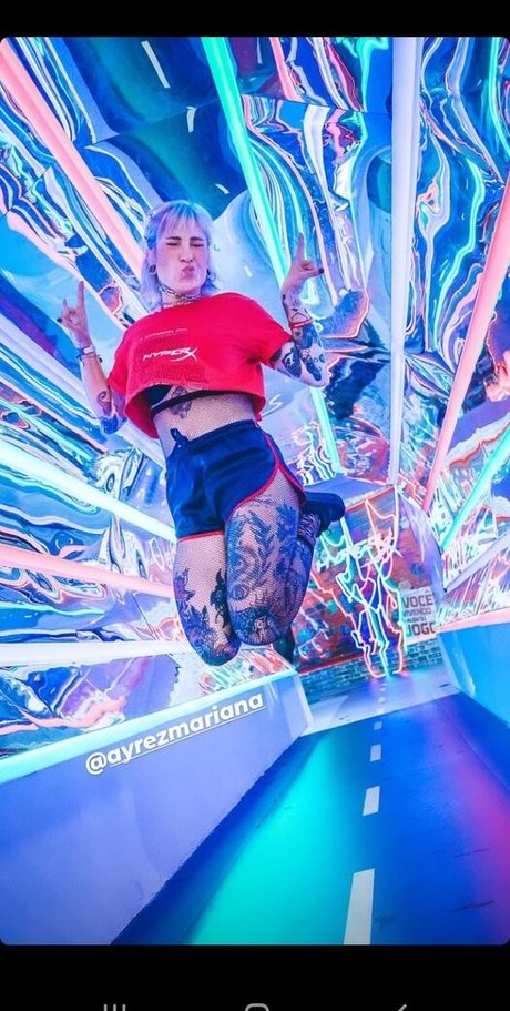 Mariana Ayres étoile magnifique photo