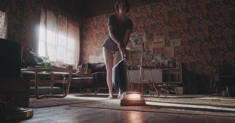 bébé brune onlyfans parfait et sexy photos