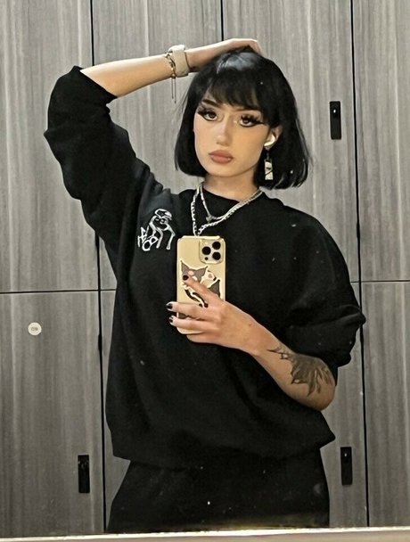 Redroomromance étoile xxx photos