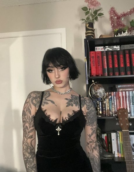 Redroomromance actrice de nus img