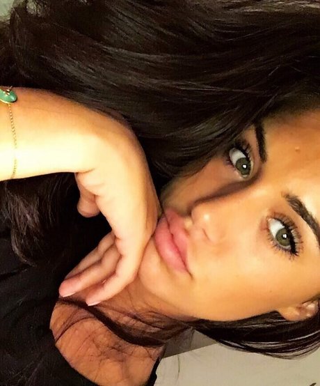 Clelia Theodorou haut de star du porno photos