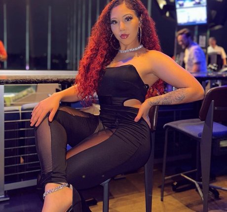 Kiah Dream jolie star du porno image