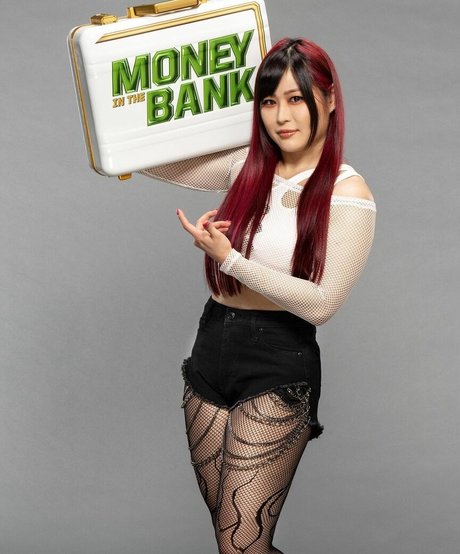 Iyo Sky belle actrice photos