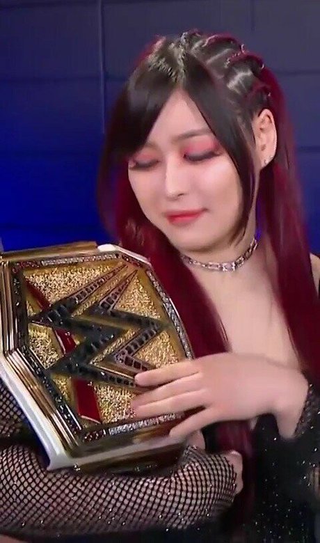 Iyo Sky actrice galeries