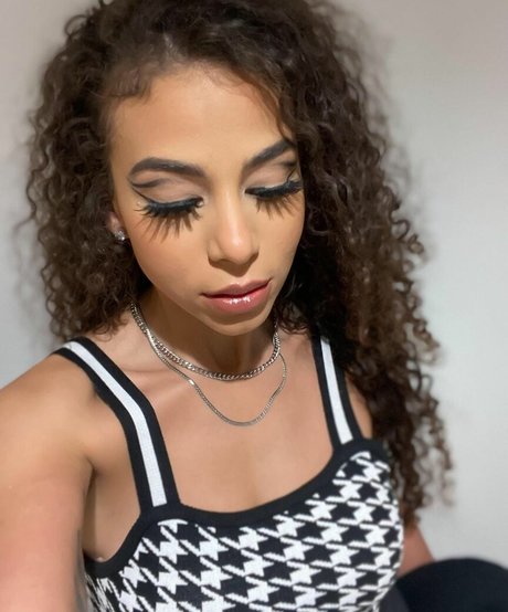 Samantha Irvin étoile sexy photos