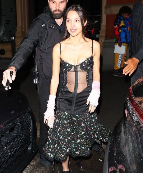 actrice onlyfans haut érotique photo