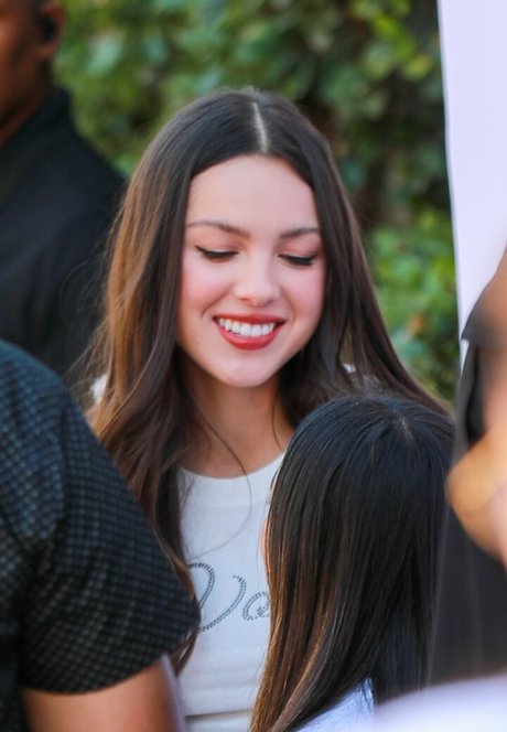 Olivia Rodrigo modèle de haute qualité images