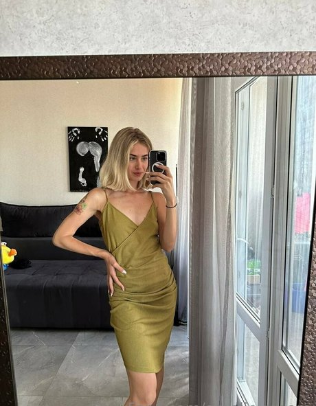 amelie moore star du porno en haute qualité photo