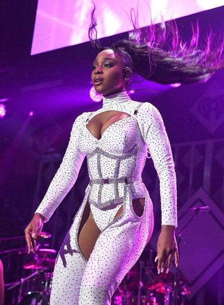 Normani star du porno exclusive photos