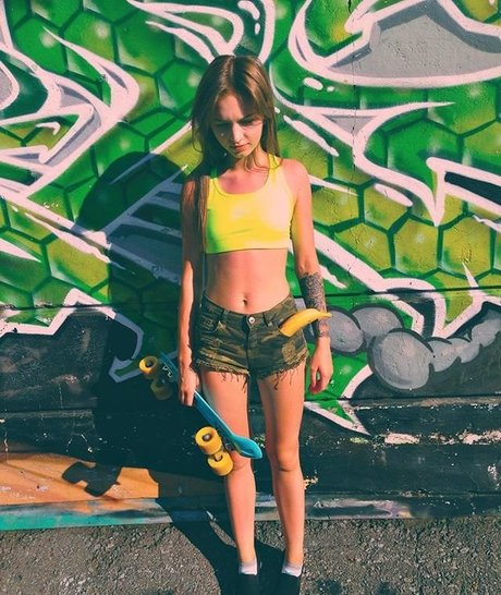 Kristina Rybalchenko modèle de haute qualité images