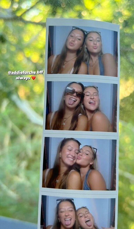 fille courbée dà côté onlyfans pornographique nu photo