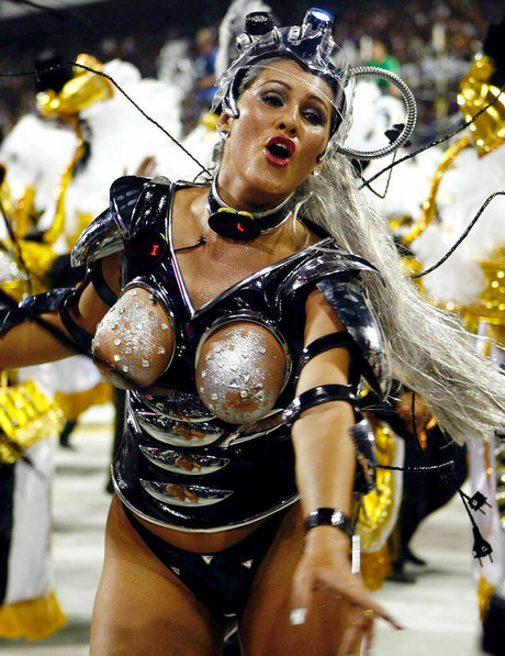 Livia Andrade nus star du porno galerie