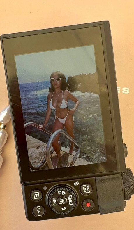 Daphne Blunt modèle de sexe photos