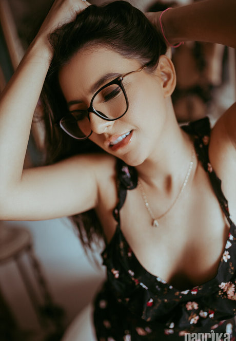 Alyne Lary star du porno parfaite archive