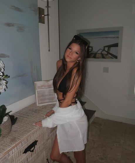 Mia Torrence modèle xxx collection