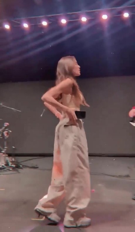 blonde aux gros seins onlyfans porno hd photos