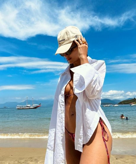 Rafa Kalimann modèle pornographique archive