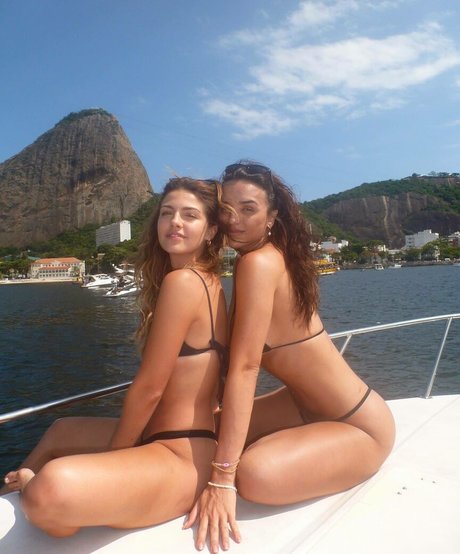 Rafa Kalimann art de star du porno galerie