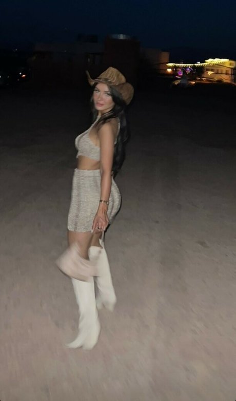 Sssniperwolf actrice nue archive